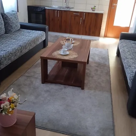 Odmor Apartment *